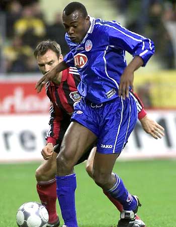 低的潜力黑 低的潜力黑